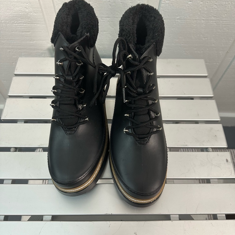 Marc Fisher Black Lined Rubber Fairly Waterproof Winter Lace Up Boots SZ…